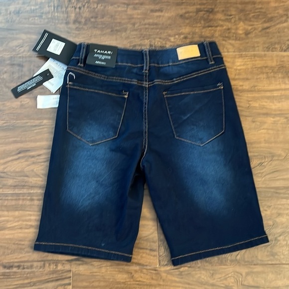 NWT Tahari Rayon Denim Abigail Mid-rise Bermuda Shorts size 6/28. - Picture 6 of 7